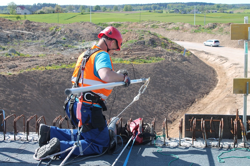 Top Reasons Why Work at Heights Training Is a Good Investment